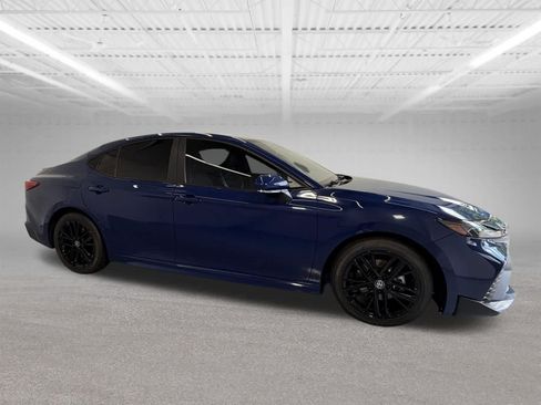 Used 2025 Toyota Camry SE FWD image 6