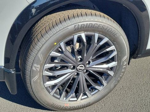 New 2026 Nissan Rogue Platinum w/ Platinum Premium Package image 3