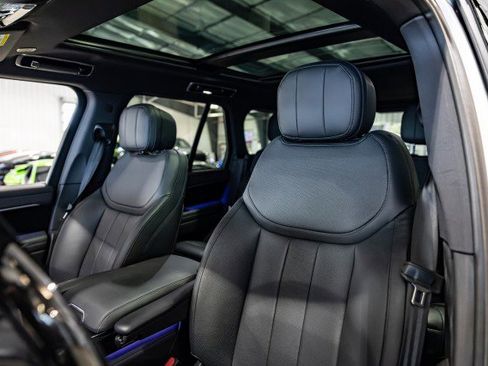 Used 2023 Land Rover Range Rover SE image 15