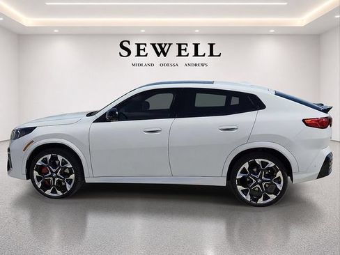 New 2026 BMW X2 xDrive28i w/ Technology Package AWD/4WD image 2