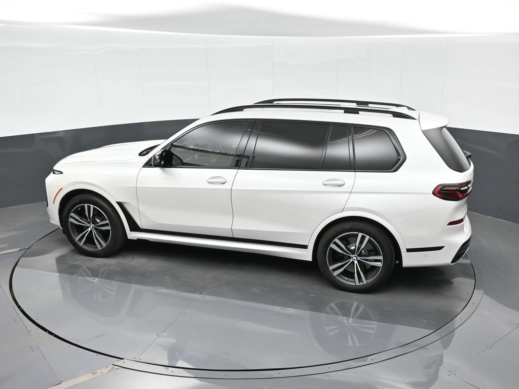 Used 2023 BMW X7 M60i w/ Executive Package AWD/4WD image 2