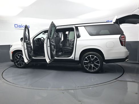 Used 2022 Chevrolet Suburban RST w/ Sport Performance Package AWD/4WD image 58