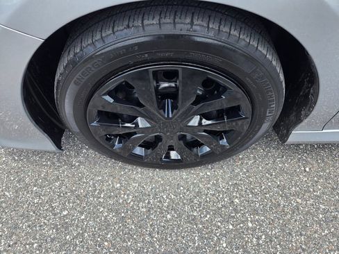 Used 2020 Toyota Camry LE FWD image 15