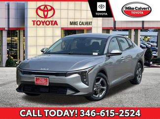 Used 2025 Kia K4 FWD video 1