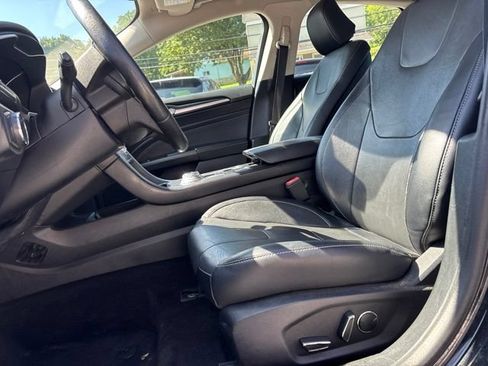 Used 2020 Ford Fusion Titanium FWD image 13