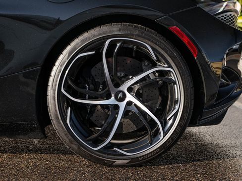 Used 2024 McLaren 750S Spider image 31