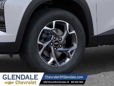 New 2026 Chevrolet Trax LT w/ Driver Confidence Package FWD image 9