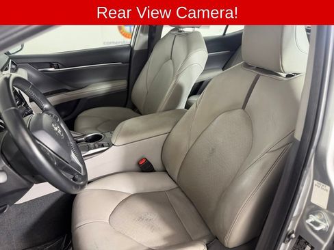 Used 2022 Toyota Camry XLE FWD image 11