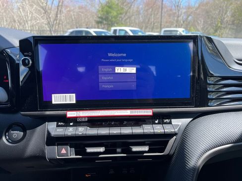 New 2026 Toyota Camry Hybrid w/ Multimedia Upgrade Package FWD image 21