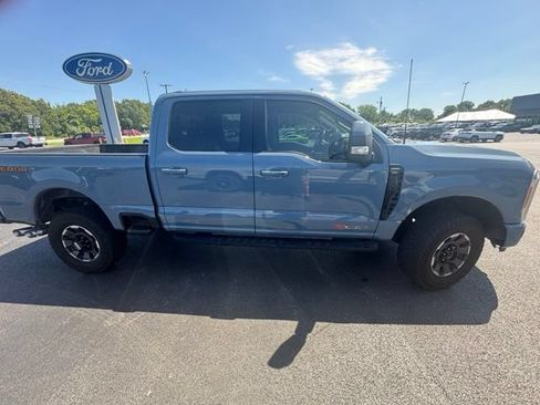 Used 2023 Ford F250 Lariat w/ Lariat Ultimate Package AWD/4WD image 6