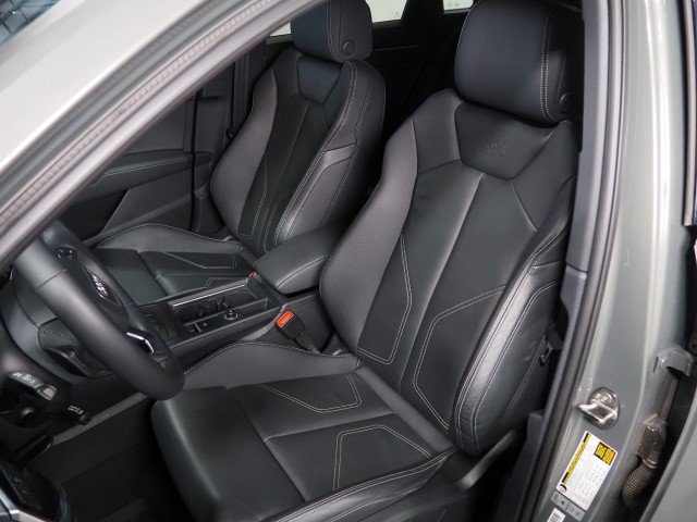 Used 2023 Audi Q3 quattro 2.0T Premium w/ Black Optic Sport Package AWD/4WD image 12