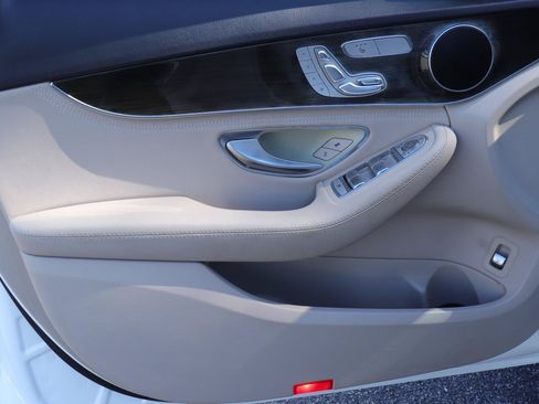 Used 2016 Mercedes-Benz C 300 Sedan image 9