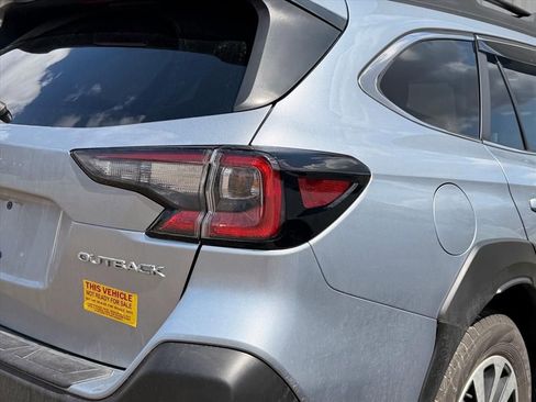 Used 2025 Subaru Outback Premium image 13