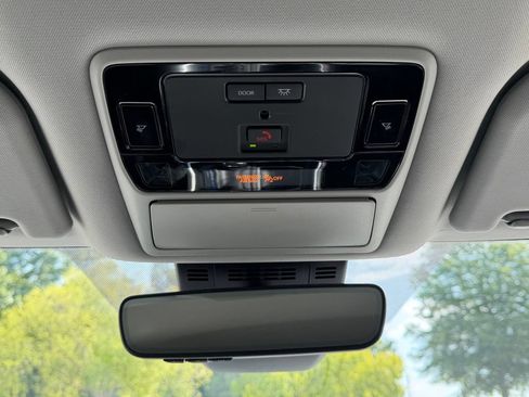 Used 2025 Toyota Grand Highlander AWD image 16