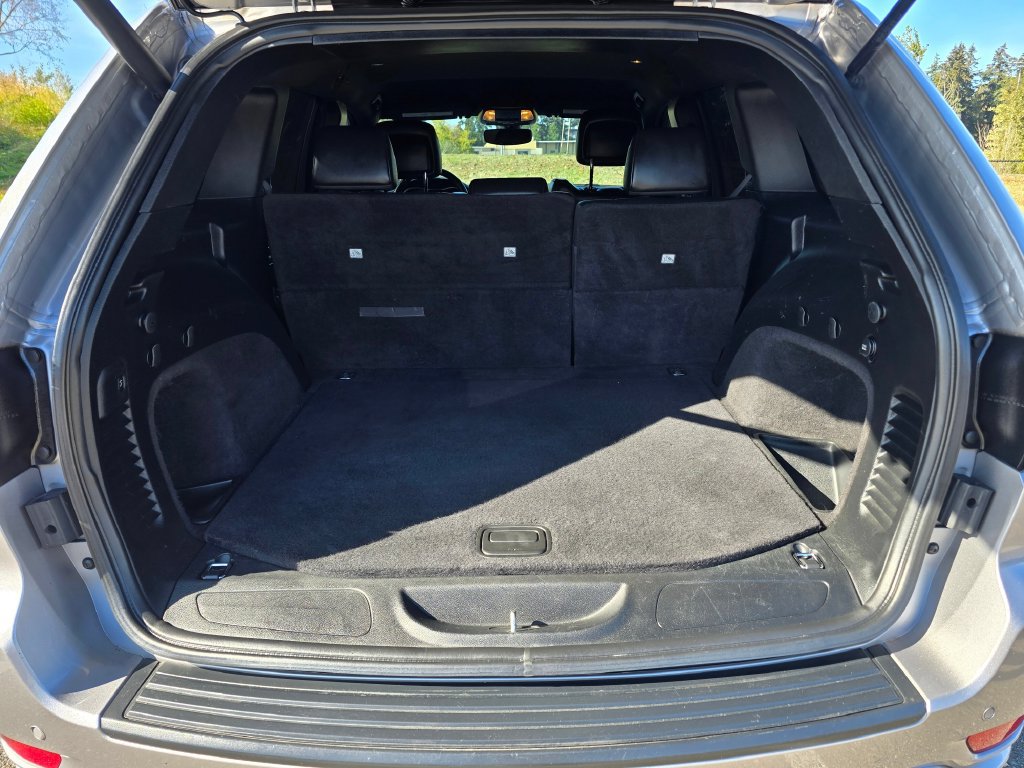 Used 2019 Jeep Grand Cherokee Altitude AWD/4WD image 17