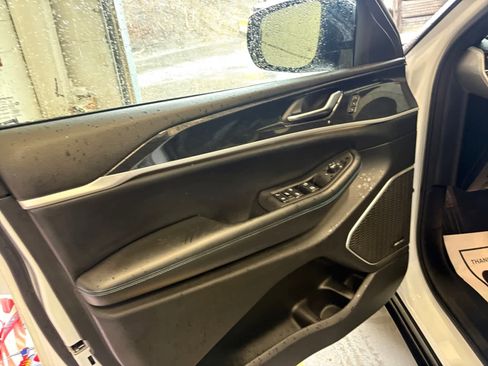 Used 2022 Jeep Grand Cherokee Trailhawk w/ Luxury Tech Group III image 9