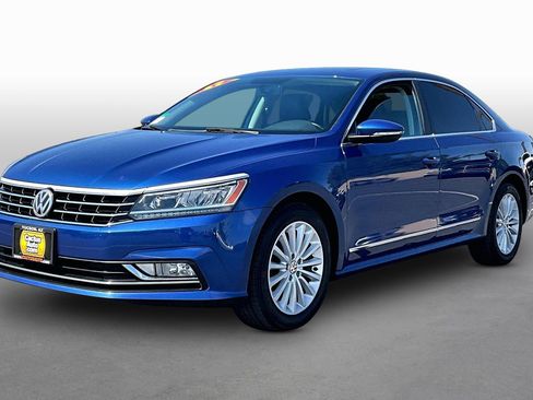 Used 2017 Volkswagen Passat 1.8T SE w/ SE Lighting Package FWD image 1