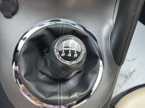 Used 2008 Pontiac Solstice Convertible w/ Premium Package image 22