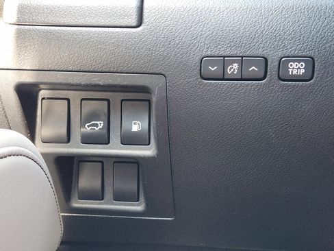 Used 2013 Lexus RX 450h AWD w/ Navigation Pkg image 22