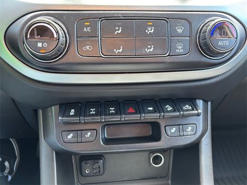 Used 2021 Chevrolet Colorado ZR2 image 20