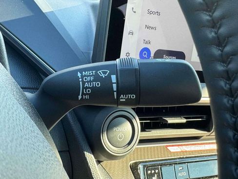 Used 2025 Toyota Prius XLE image 24