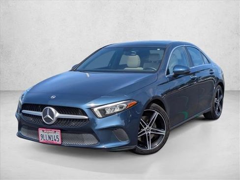 Used 2021 Mercedes-Benz A 220 image 1