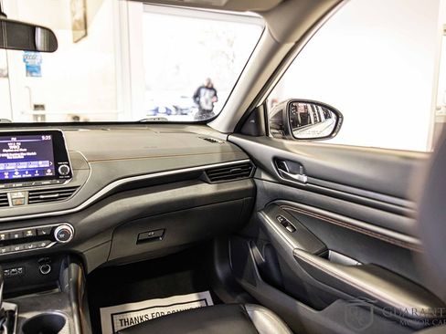 Used 2019 Nissan Altima 2.5 SR w/ SR Premium Package image 36