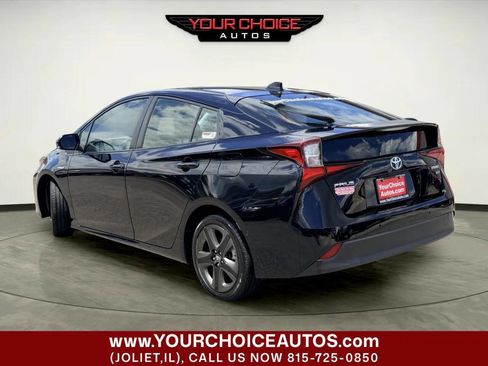 Used 2021 Toyota Prius XLE FWD image 3