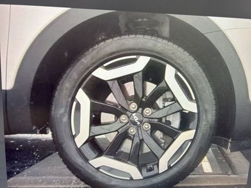 Used 2025 Kia Telluride S image 11