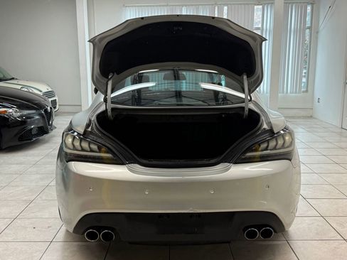 Used 2013 Hyundai Genesis 3.8 image 16