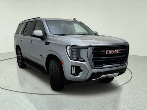 Used 2024 GMC Yukon AT4 w/ Technology Package AWD/4WD image 4