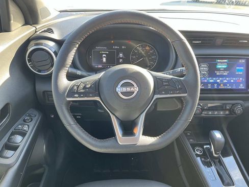 Used 2024 Nissan Kicks SR w/ SR Premium Package image 11