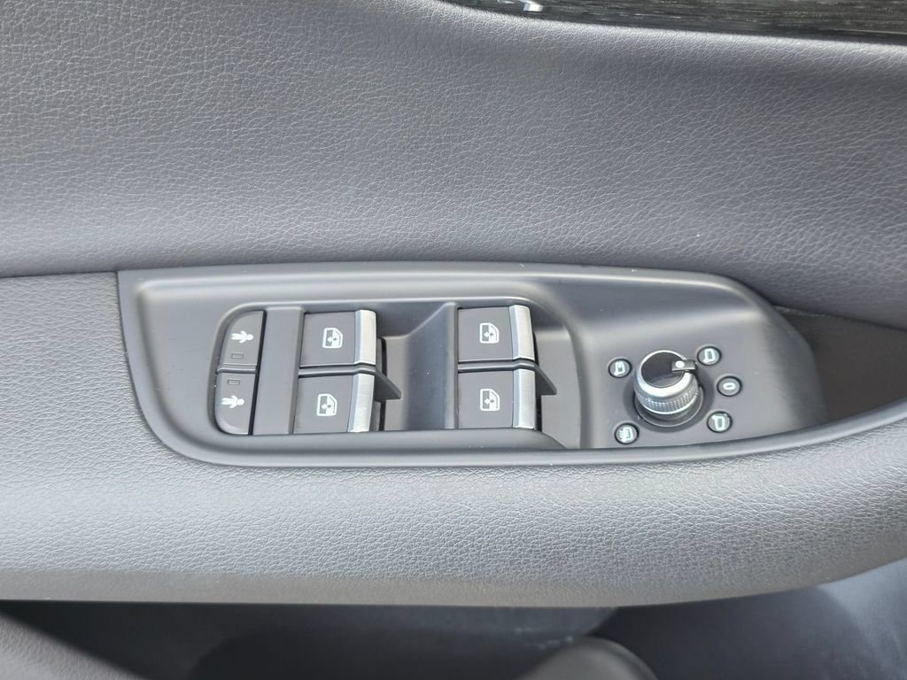 Used 2018 Audi Q7 3.0T Prestige w/ Prestige Package AWD/4WD image 30