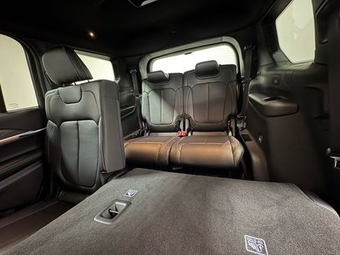 New 2025 Jeep Grand Cherokee L Limited w/ Luxury Tech Group II image 18