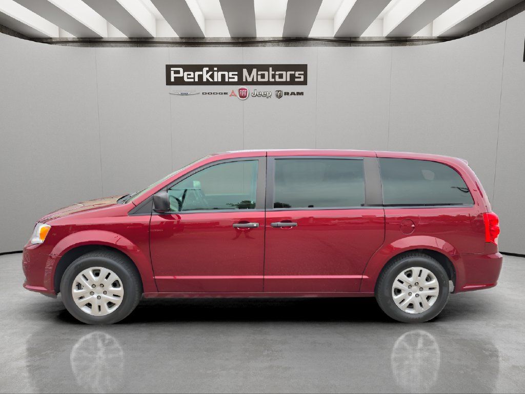 Used 2019 Dodge Grand Caravan SE w/ UConnect Hands-Free Group FWD image 2
