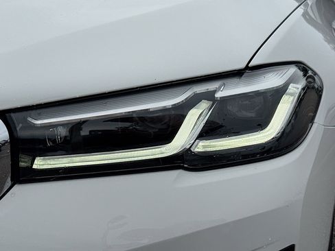 Used 2022 BMW 540i w/ Premium Package image 9