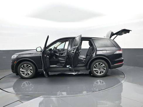 Used 2023 Lincoln Aviator AWD image 35