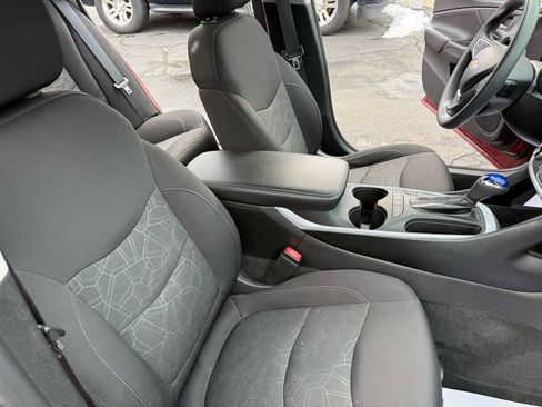 Used 2018 Chevrolet Volt LT image 23