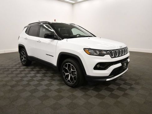 Used 2025 Jeep Compass Limited AWD/4WD image 10