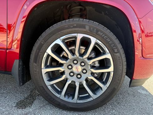 Used 2021 GMC Acadia Denali w/ Denali Technology Package FWD image 17