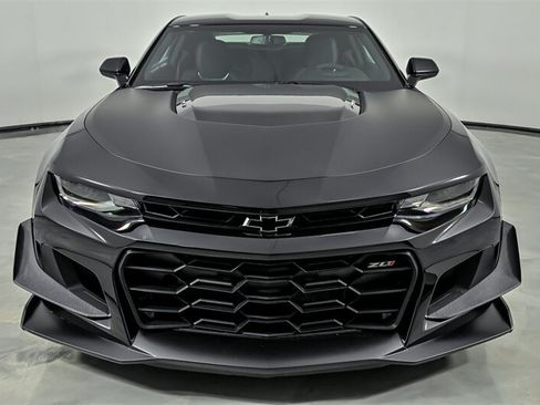 Used 2018 Chevrolet Camaro ZL1 RWD image 4