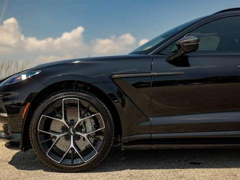 Used 2025 Aston Martin DBX 707 AWD/4WD image 11