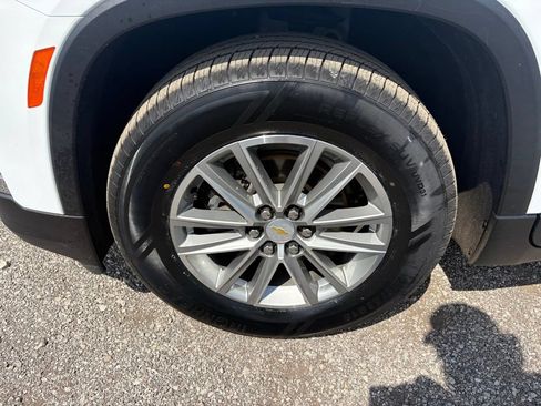 Used 2023 Chevrolet Traverse LT w/ LPO, Cargo Package AWD/4WD image 25