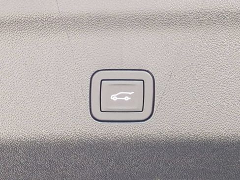 New 2026 GMC Yukon XL Elevation RWD image 28