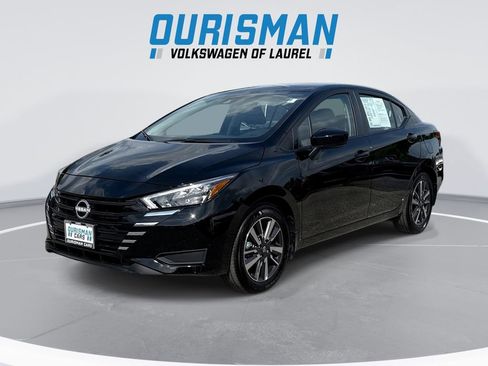 Used 2025 Nissan Versa SV w/ Trunk Package FWD image 1