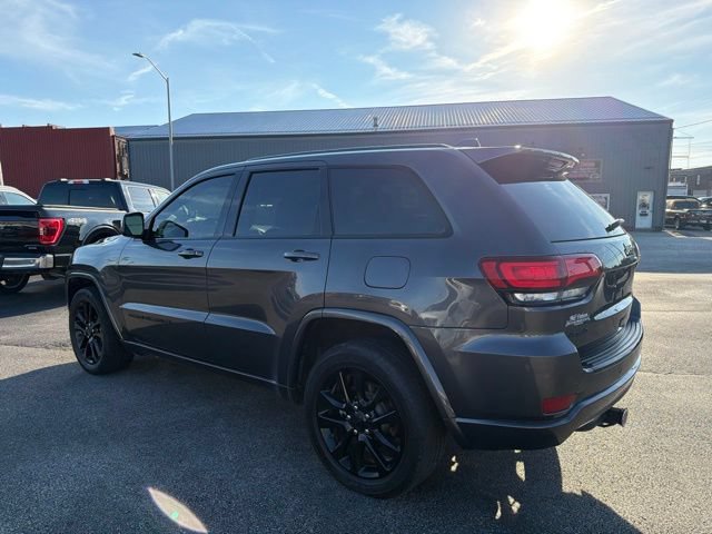 Used 2018 Jeep Grand Cherokee Altitude AWD/4WD image 7