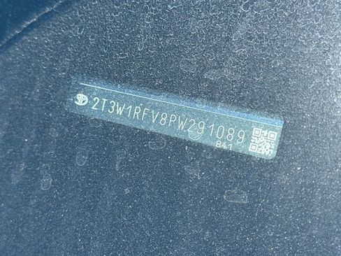 Used 2023 Toyota RAV4 XLE w/ Convenience Package FWD image 5