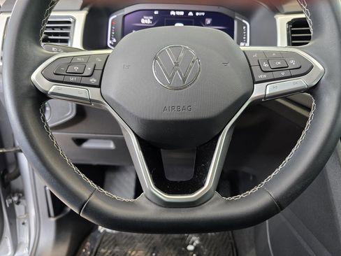 Used 2023 Volkswagen Atlas SE image 33