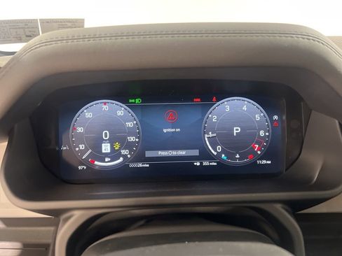 Used 2025 Land Rover Defender 90 S image 15