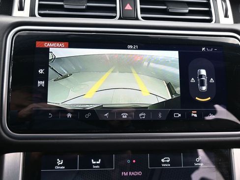 Used 2020 Land Rover Range Rover HSE image 21